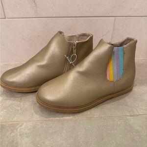Tucker+Tate girls gold booties